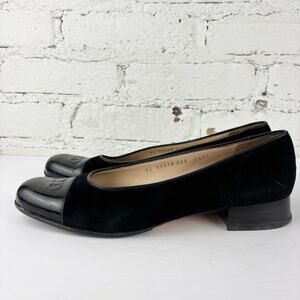 Vintage Salvador Ferragamo Gancini Flats